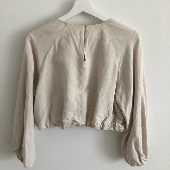 H&M small romantic crop top - Picture 2 of 2